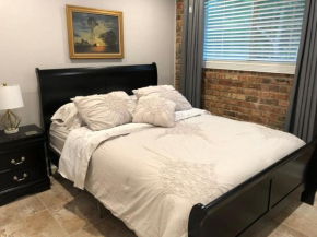 2 bedroom apartment next to LSU campus